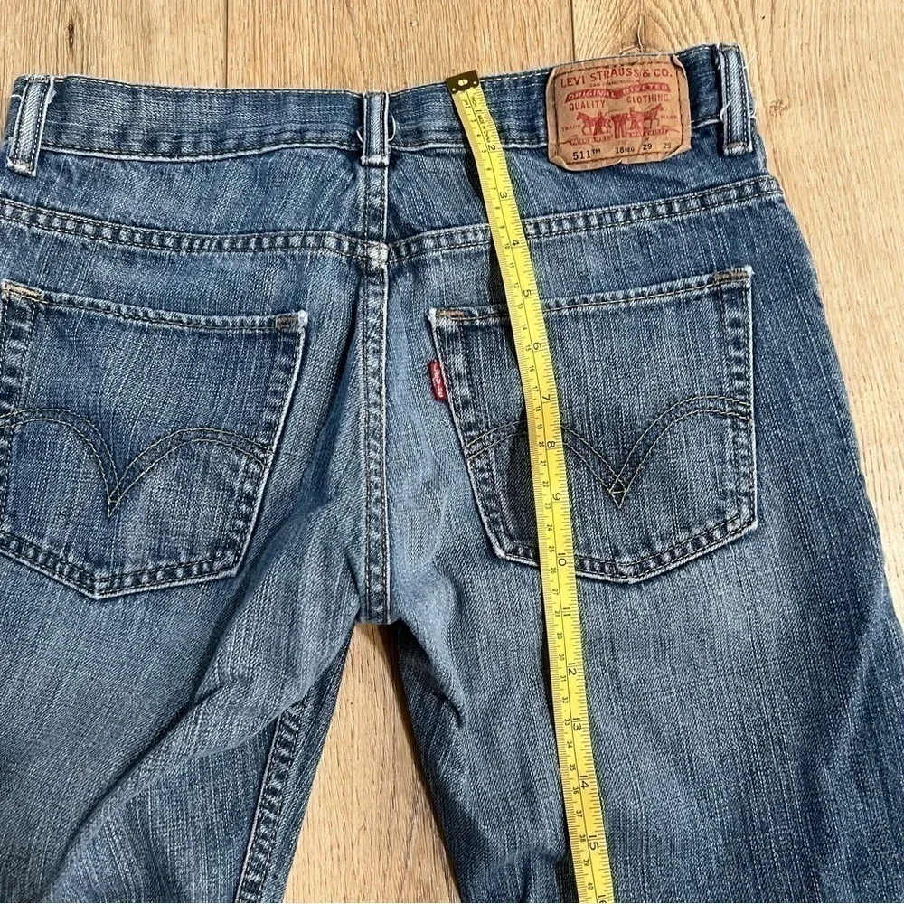𝅺levi’s 511 denim jeans zipper fly 18 regular 29W 29L medium wash 5 pockets.